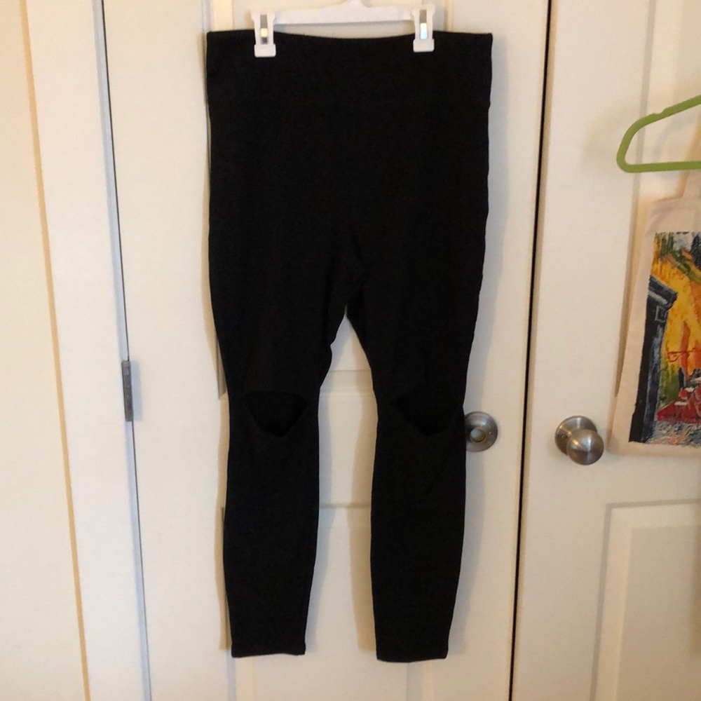 fashion leggings ripped in the knees NEW W/O TAGS